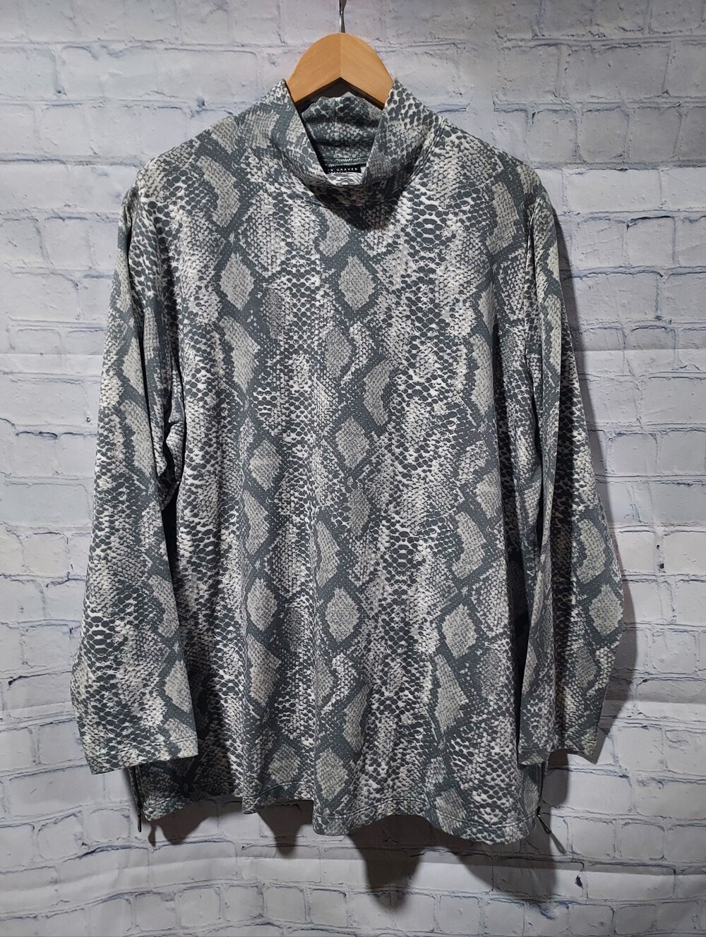 Susan Graver Weekend XL Pullover Sweatshirt Mock Neck Animal Print Zip Sides